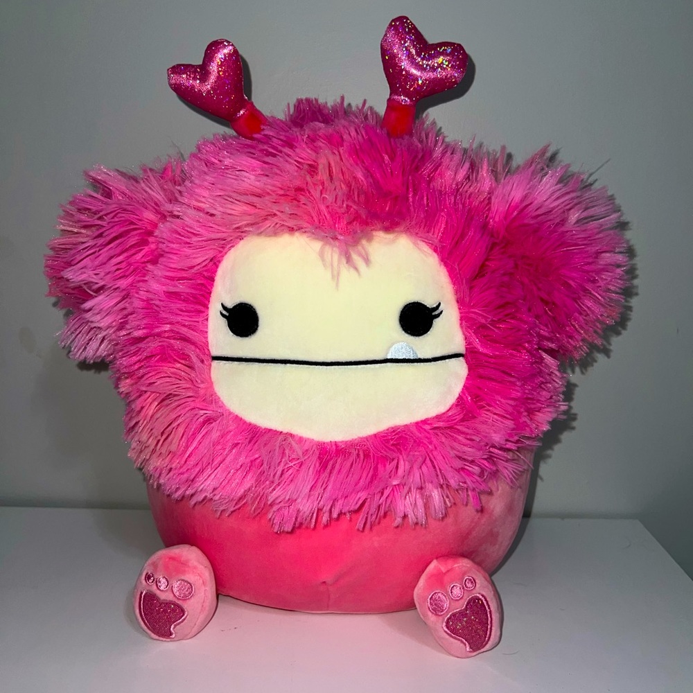 Caparinne the Bigfoot Squishmallow